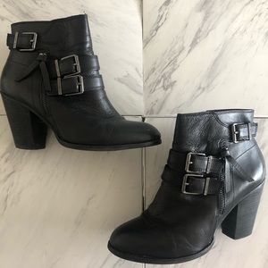 Black leather bootie